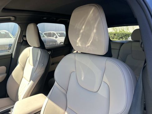 Certified 2026 Volvo XC60 B5 Plus w/ Protection Package Premier image 19