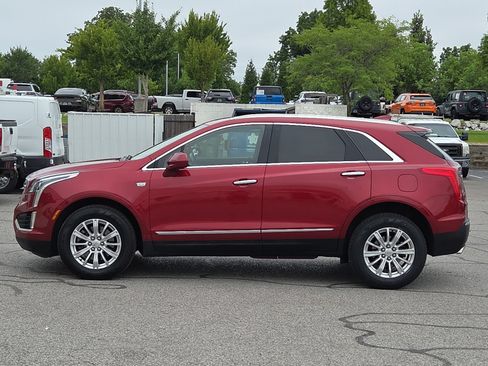 Used 2019 Cadillac XT5 FWD image 2