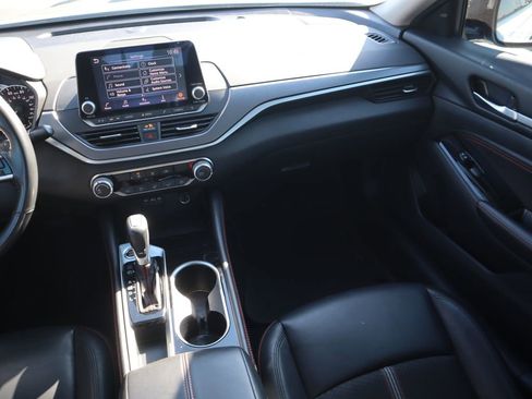 Used 2023 Nissan Altima 2.5 SR image 12
