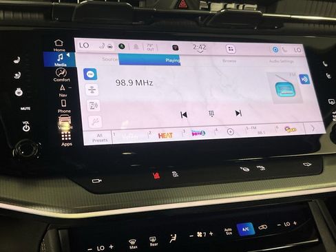 Used 2024 Jeep Wagoneer Launch Edition image 14