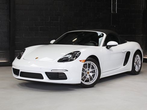 Used 2021 Porsche 718 Boxster w/ Premium Package RWD image 10