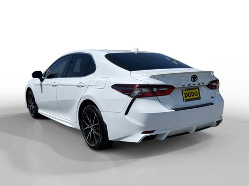 Used 2024 Toyota Camry SE w/ Audio Upgrade Package FWD image 3