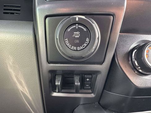 Used 2019 Ford F150 XLT w/ Equipment Group 302A Luxury AWD/4WD image 27