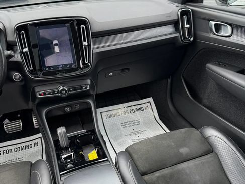 Used 2020 Volvo XC40 T4 R-Design w/ Protection Package FWD image 18