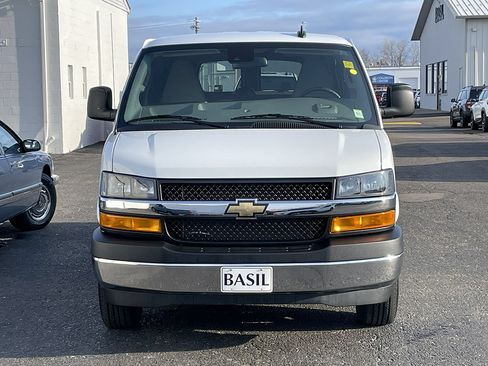 Used 2025 Chevrolet Express 3500 LT w/ LT Preferred Equipment Group RWD image 5