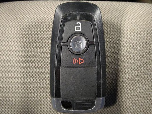 Used 2019 Ford Explorer XLT FWD image 32