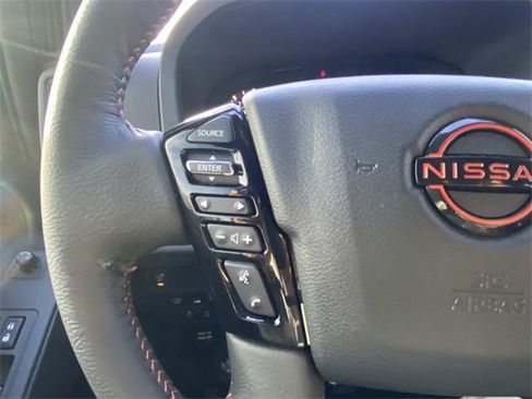 Used 2025 Nissan Frontier PRO-4X image 32