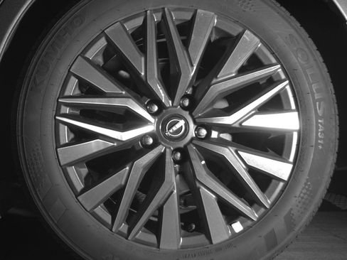 Used 2025 Nissan Altima 2.5 SV image 14