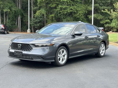 Used 2025 Honda Accord LX image 5