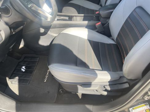 Used 2022 Nissan Kicks SR w/ Premium Package image 11