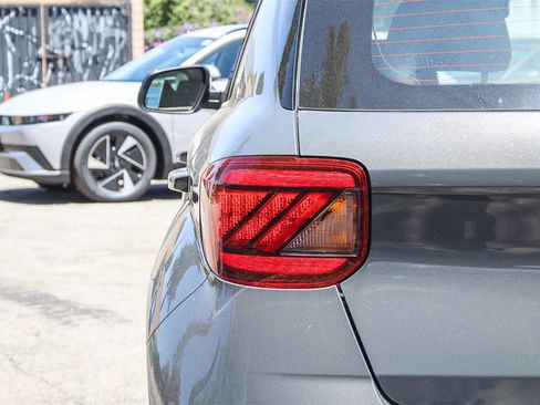 New 2025 Hyundai Venue Limited image 7