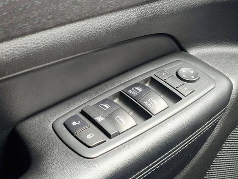 Used 2017 Jeep Grand Cherokee Altitude AWD/4WD image 31