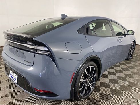 Used 2023 Toyota Prius Prime FWD image 5