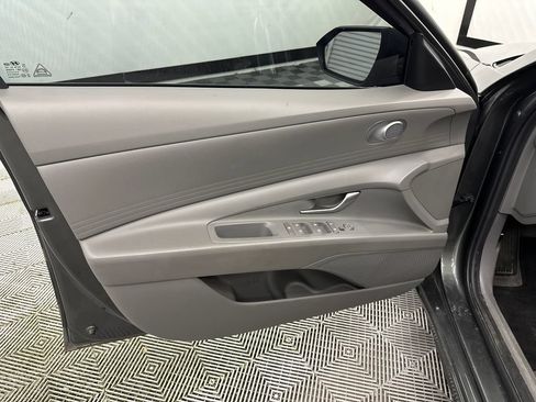 Used 2024 Hyundai Elantra SE FWD image 10