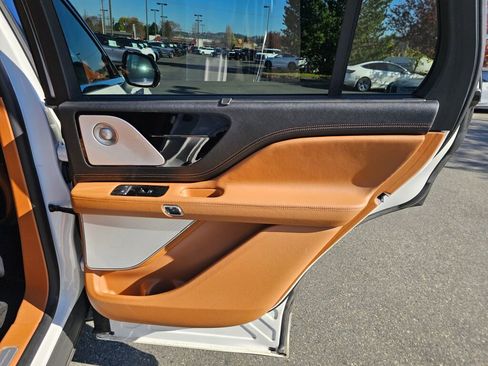 Used 2023 Lincoln Aviator Black Label Grand Touring w/ Class IV Trailer Tow Package AWD/4WD image 15