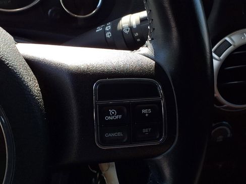 Used 2014 Jeep Wrangler Unlimited Sahara w/ Dual Top Group AWD/4WD image 12