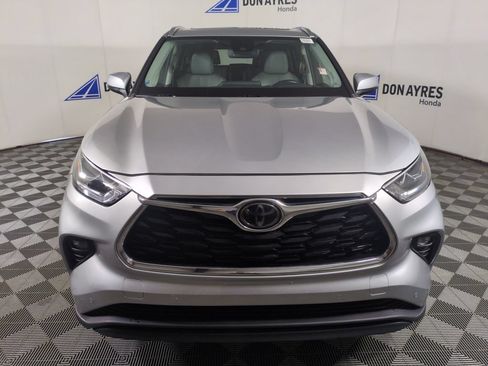 Used 2020 Toyota Highlander Limited AWD/4WD image 8