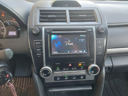Used 2012 Toyota Camry SE image 8