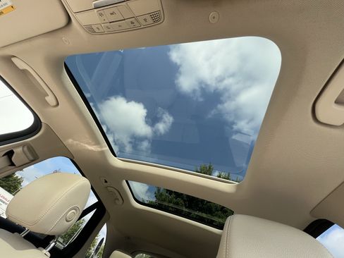 Certified 2022 Mercedes-Benz GLC 300 image 29