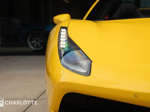 Used 2017 Ferrari 488 Spider image 3