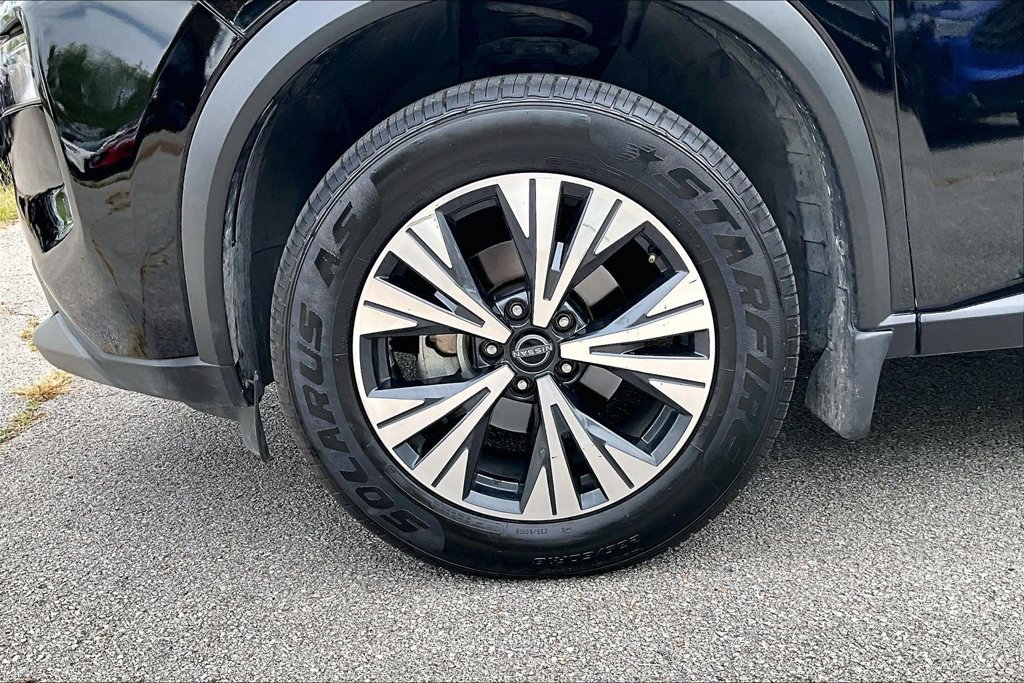 Used 2023 Nissan Rogue SV FWD image 11