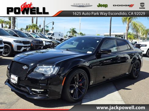 Used 2023 Chrysler 300 C RWD image 1
