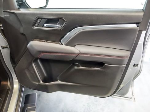Used 2026 Chevrolet Colorado Z71 AWD/4WD image 30