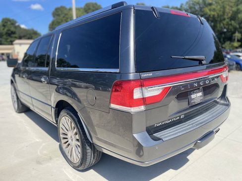 Used 2016 Lincoln Navigator L Select AWD/4WD image 5