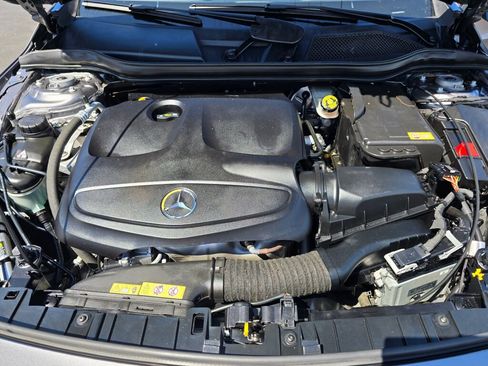 Used 2015 Mercedes-Benz GLA 250 4MATIC image 9