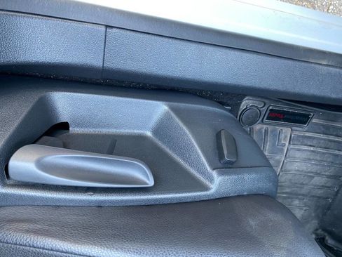 Used 2017 Volkswagen Tiguan S image 18