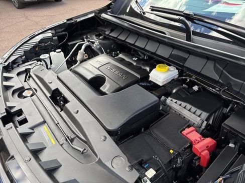 Used 2024 Nissan Pathfinder Platinum w/ Cargo Package image 16