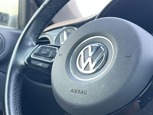 Used 2019 Volkswagen Beetle 2.0T S image 27