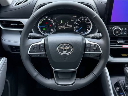 New 2026 Toyota Highlander XLE AWD/4WD image 13