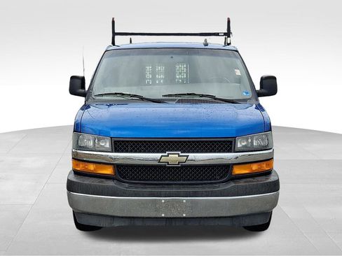 Used 2018 Chevrolet Express 2500 w/ Driver Convenience Package image 2