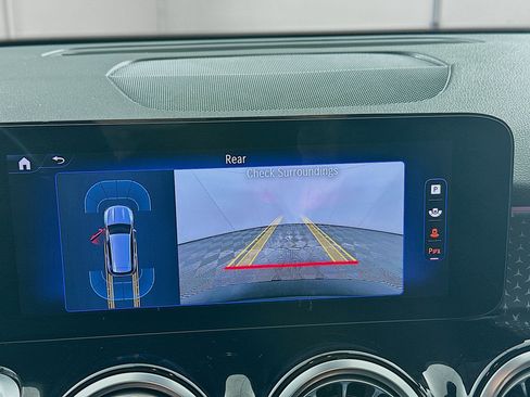 Used 2024 Mercedes-Benz EQB 250+ image 22