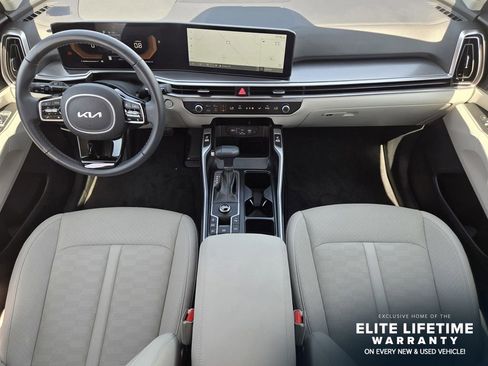 Used 2025 Kia Sorento EX FWD image 24