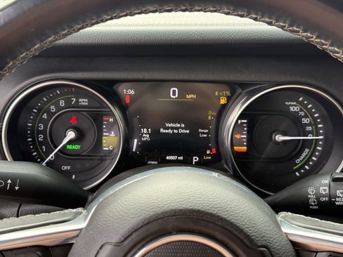 Used 2021 Jeep Wrangler Unlimited Sahara w/ Safety Group image 13