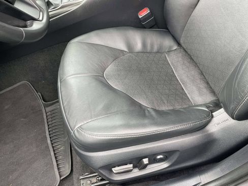 Used 2024 Toyota Camry XSE FWD image 13