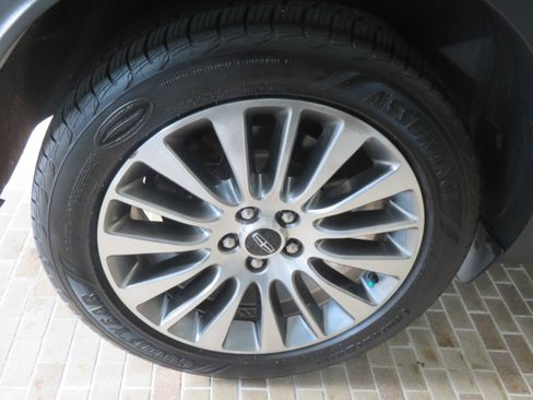 Used 2018 Lincoln MKC Reserve w/ Lincoln MKC Climate Package image 9