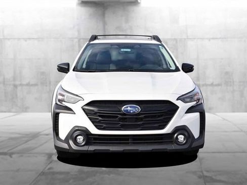 Used 2025 Subaru Outback Onyx Edition image 4