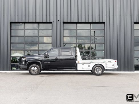 Used 2021 Chevrolet Silverado 3500 LT w/ Convenience Package AWD/4WD image 1