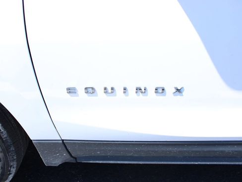 Used 2022 Chevrolet Equinox LS FWD image 9