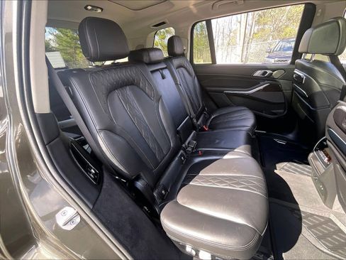 Used 2024 BMW X7 xDrive40i w/ Executive Package AWD/4WD image 16