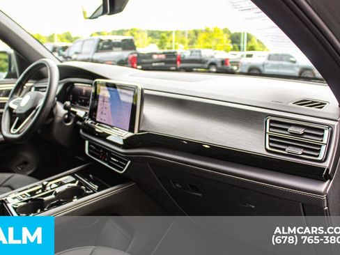 Used 2026 Volkswagen Atlas Cross Sport SE FWD image 23
