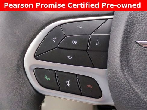 Used 2024 Chrysler Pacifica Limited image 26