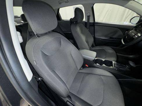 Certified 2025 Kia K4 LXS image 31