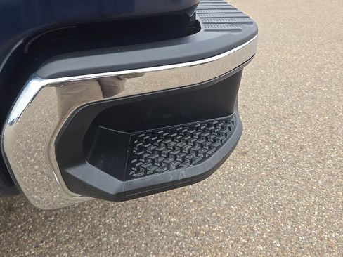 Used 2022 Chevrolet Silverado 2500 LT w/ Convenience Package image 38