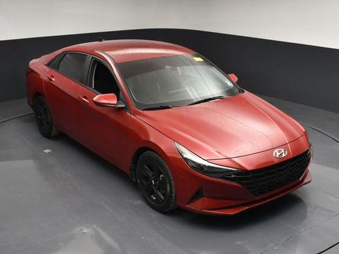 Used 2023 Hyundai Elantra SEL image 40