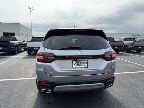 Used 2025 Honda Pilot Elite image 7