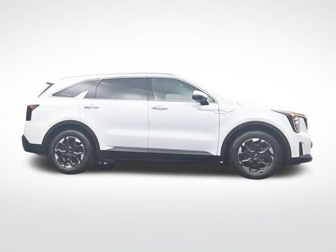 Used 2024 Kia Sorento S image 33